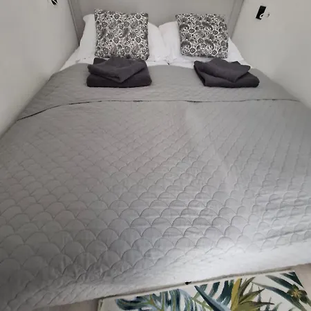 Bagry Rooms2 - Z Sypialnia I Miejscem Postojowym *