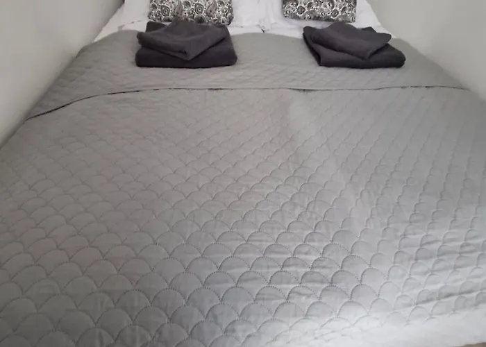 Bagry Rooms2 - Z Sypialnią I Miejscem Postojowym *