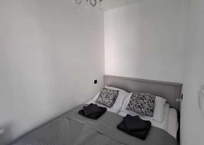 Bagry Rooms2 - Z Sypialnią I Miejscem Postojowym *